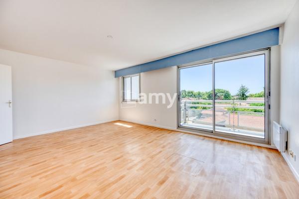 Parking + appartement