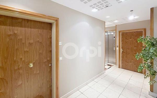 Appartement à vendre    4 pièces • 95,61 m2 Paris 15