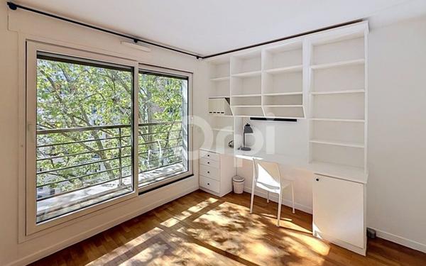 Appartement à vendre    4 pièces • 95,61 m2 Paris 15