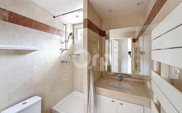 Appartement à vendre    4 pièces • 95,61 m2 Paris 15