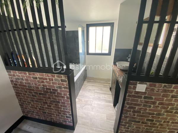 Loft industriel 185 m²

En exclusivité,

Vous cherchez un loft industriel dans l'Oise pour le prix d'un appartement à Paris, Orry-la-Ville ou Chantilly  ?

Ce bien est une OPPORTUNITÉ RARE À LA VENTE...

Franck GROSJACQUES - BSK Immobilier vous propose ce loft industriel à Clermont de l'Oise (60600) idéalement situé à proximité du centre-ville, des écoles et de la gare.

Ce loft conçu par architecte dans un ancien atelier, mélange harmonieusement les éléments historiques conservés (charpente métallique, verrières industrielles...) avec des éléments de design moderne.

Ce bien avec ses volumes et ses perspectives est unique et rare à la vente.

Une magnifique pièce de vie de 100 m² environ est aménagée en 4 espaces :
- un salon avec un poêle à bois
- un 2ème salon avec home cinéma
- une salle à manger
- une cuisine ouverte récente aménagée et équipée avec un bar américain

La pièce de vie donne accès à une terrasse orientée ouest et au jardin.

Une mezzanine de 30 m² très lumineuse, idéal pour un atelier d'artiste ou le télétravail, surplombe la pièce de vie.

Ce loft, VIVABLE DE PLAIN-PIED, dispose de 3 chambres dont une chambre parentale avec une salle de bain, un dressing et une terrasse privative.

Une salle d'eau et un wc séparé complètent ce bien.

Ce loft spacieux est idéal pour organiser vos évènements familiaux ou professionnels.

AUCUN TRAVAUX.

DPE C.

Le tout sur un terrain clos et arboré de 500 m² environ.

VÉHICULES : possibilité de garer 3 voitures, portail électrique
GARE : la gare de Clermont dessert Paris Gare du Nord et Amiens en 40 minutes
PROCHE AXES ROUTIERS : Beauvais 25 min, Chantilly 25 min, Orry-la-Ville 35 min
AÉROPORTS : Beauvais Tillé 25 min et Paris Roissy - Charles de Gaulle 45 min


.