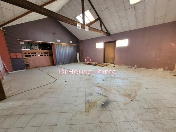 Parking / Box à louer 6 pièces de 900 m²