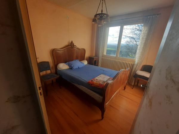 Maison avec dépendances au coeur de village de Sermoyer 121 m2