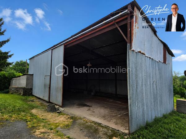Christophe Debien – BSK Immobilier vous présente ce bien en EXCLUSIVITÉ.

Situation idéale à seulement 3 km du centre-bourg de Chavagnes-en-Paillers, avec un accès rapide à l’A83 et aux pôles dynamiques de Montaigu, Les Herbiers et La Roche-sur-Yon.

Vous recherchez un projet immobilier avec du cachet et un fort potentiel de valorisation ?

Cette grange en pierre située dans un hameau paisible est une opportunité rare sur le secteur.
Environ 145 m² à réhabiliter, offrant de nombreuses possibilités d’aménagement 

Ensemble immobilier comprenant : 
•	Grange + grenier (plus de 80 m²) 
•	Écurie, étable, hangar 

Surface exploitable importante pour un projet d’habitation sur-mesure 
Terrain avec : 
•	Parcelle principale d’environ 400 m² 
•	Jardin de 260 m² non attenant
•	Zone naturelle de plus de 2 000 m² non attenante

Viabilisation à prévoir (réseaux à raccorder) 
CERTIFICAT D’URBANISME (CUB) VALIDÉ :
Le changement de destination en habitation est autorisé, et le dossier complet est disponible pour vous accompagner dans votre projet.

Imaginez votre future maison :
une rénovation de caractère, volumes généreux, pierre apparente, environnement calme…
Un projet idéal pour les amateurs de rénovation souhaitant créer un lieu de vie unique, tout en restant proche des bassins d’emploi et des axes routiers majeurs.

Pour plus d’informations, accéder au dossier complet ou organiser une visite :
Contactez Christophe Debien – BSK Immobilier dès maintenant.

Conformément aux dispositions de la loi ELAN, tout candidat acquéreur est informé de son droit de se faire accompagner, lors de la visite, par un professionnel du bâtiment de son choix.
Il est demandé de signaler préalablement la présence de cet intervenant afin de permettre l’organisation de la visite dans des conditions adaptées.