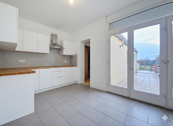 Maison Sin Le Noble 5 pièce(s) 115 m2 - 4 chambres possibles + garage - 133 500 euros.