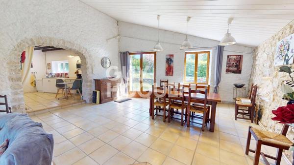 À VENDRE ? Propriété de charme avec vue dominante à GRANE (26400)