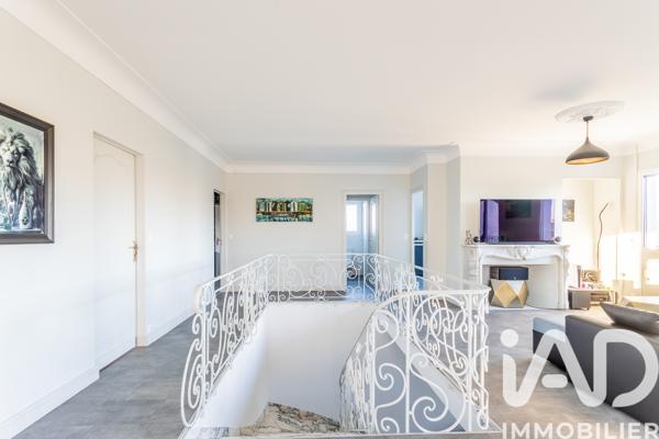 Maison à vendre 8 pièces 208 m² Mérignac