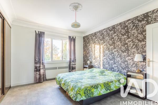 Maison à vendre 8 pièces 208 m² Mérignac