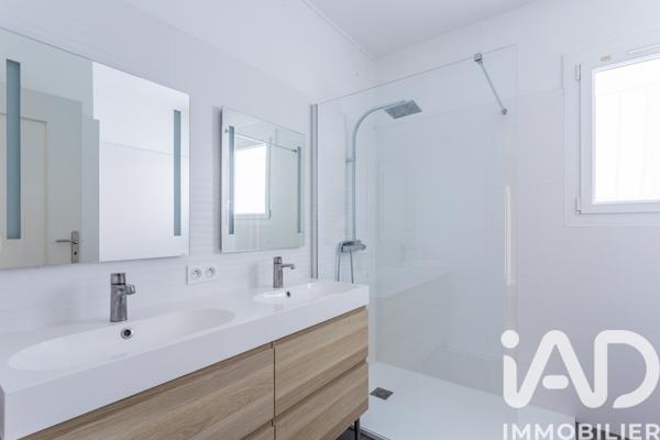 Maison à vendre 8 pièces 208 m² Mérignac