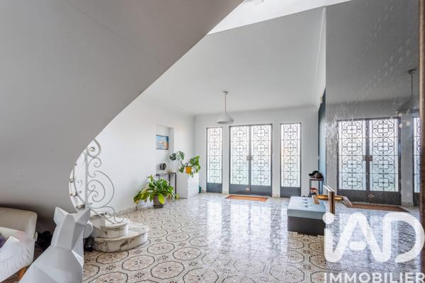 Maison à vendre 8 pièces 208 m² Mérignac