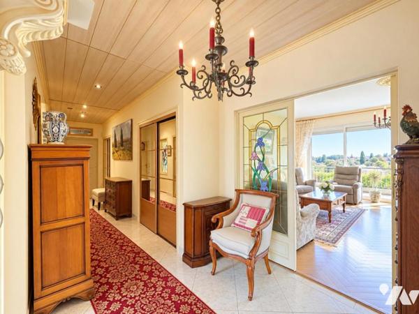 SAINT-MALO - Saint-Servan - Appartement T4 de 104,5 m² - 3 chambres - Balcon - Ascenseur - 2 pking