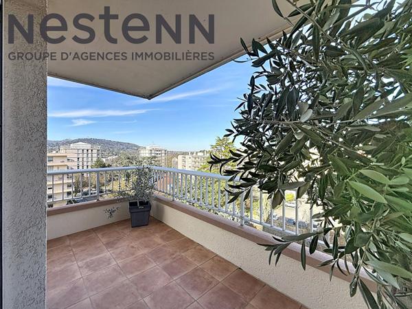 Appartement Terrasse - Bourg de Caluire - Calme - Garage - Verdure - Rénovation haut de gamme