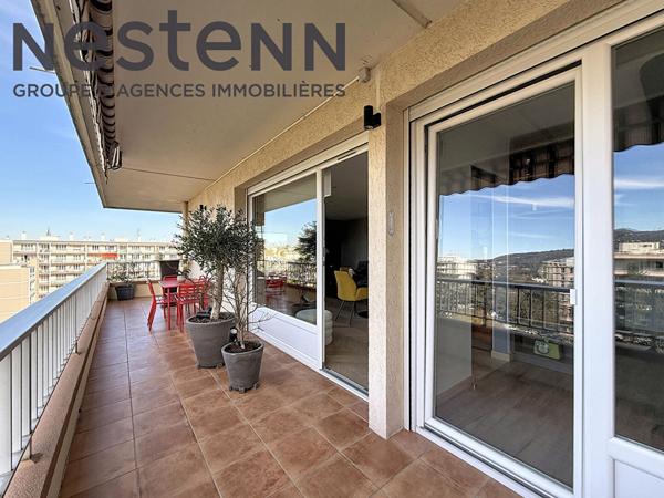 Appartement Terrasse - Bourg de Caluire - Calme - Garage - Verdure - Rénovation haut de gamme