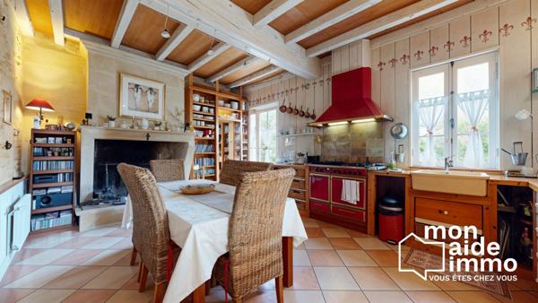 Magnifique demeure en pierre avec dépendance