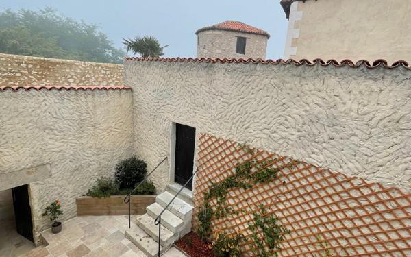 Maison à vendre    6 pièces • 425 m2 Saint-Sever