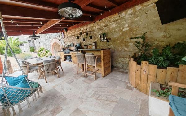 Maison à vendre    6 pièces • 425 m2 Saint-Sever