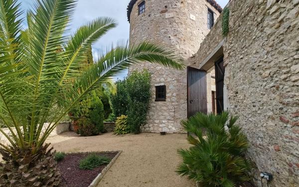 Maison à vendre    6 pièces • 425 m2 Saint-Sever