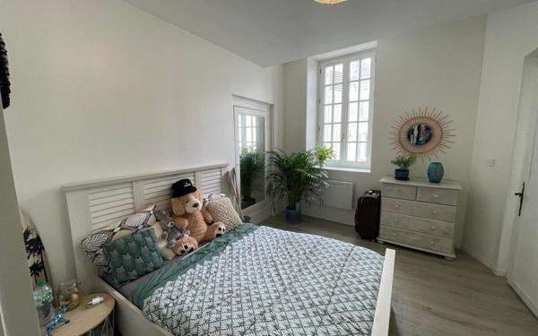 Maison à vendre    6 pièces • 425 m2 Saint-Sever