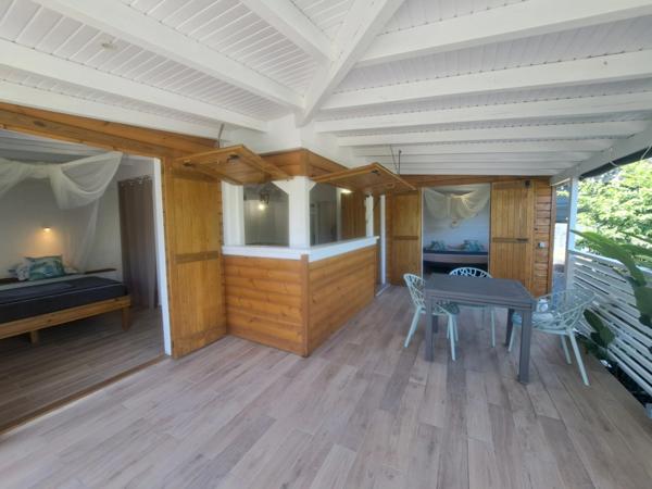 Villa créole élégante avec piscine et jardin tropical à Saint-François