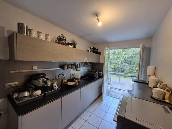 Montjuzet -T3 rénové avec deux balcons au calme, garage et vue sur la cathédrale