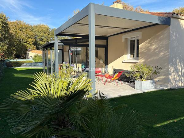 44115 BASSE GOULAINE Maison Basse Goulaine 136 m2 Plain pied 3 chambres + bureau sur belle parcelle avec piscine !!!