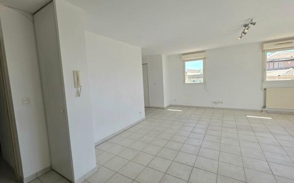 Appartement à vendre    4 pièces •  Lambesc