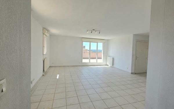 Appartement à vendre    4 pièces •  Lambesc