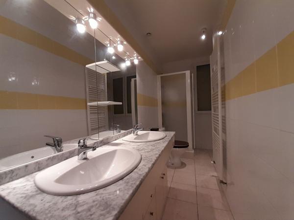 Appartement
         3 pièces
        - 81 m² 90 000 € *