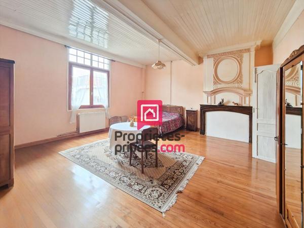 Maison de caractère du XVIIe siècle (270 m²) au coeur de Casteljaloux