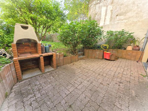 ensemble de bureau de 226 m² avec jardin