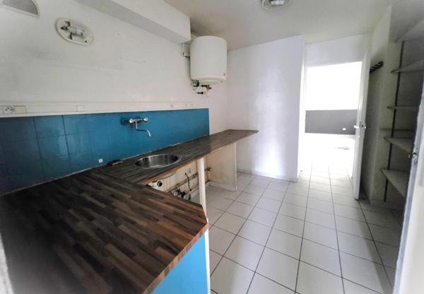 ensemble de bureau de 226 m² avec jardin