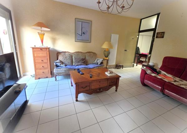 ensemble de bureau de 226 m² avec jardin
