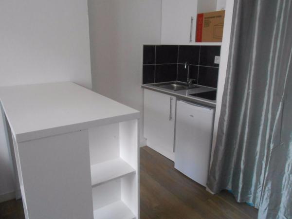 STUDIO MEUBLE AVEC WIFI N°304 , Brest