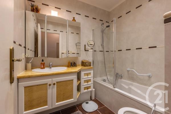 Appartement F4 à vendre  4 pièces - 94 m 2   NICE  - 06