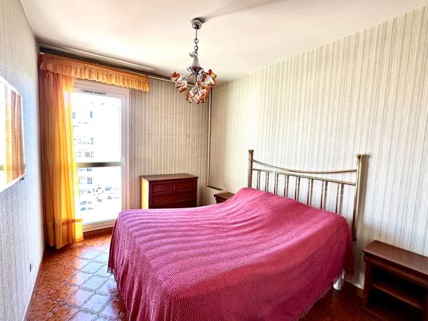 MARSEILLE 4e / 13e – Secteur Chutes-Lavie,T4/5 Traversant – 93 m² – Vue Panoramique – Copropriété Calme +Double Box de 22m2 en SUS.