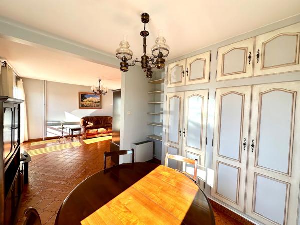 MARSEILLE 4e / 13e – Secteur Chutes-Lavie,T4/5 Traversant – 93 m² – Vue Panoramique – Copropriété Calme +Double Box de 22m2 en SUS.