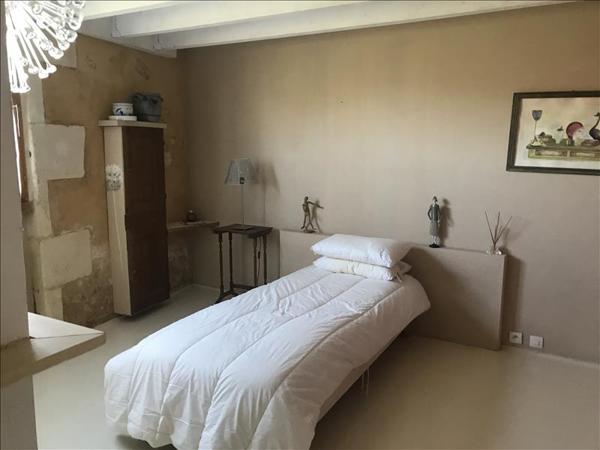 Maison à vendre |  Saint-Bonnet-sur-Gironde |  6 pièces | 173 m²