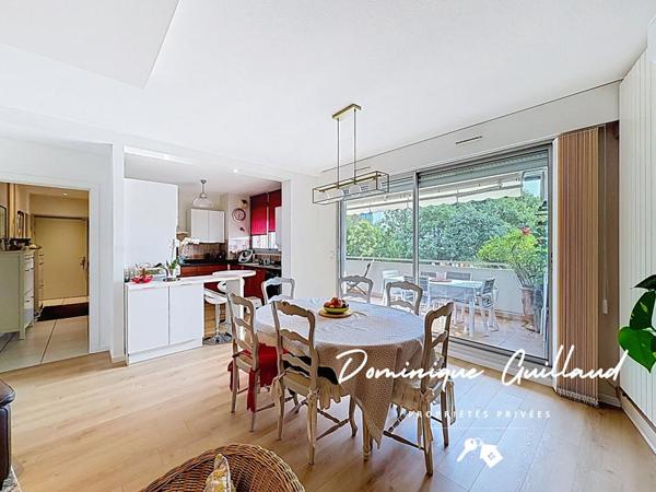 Nîmes-Jean-Jaurès T4 de 101 m² avec terrasse de 26 m², parking et ascenseur