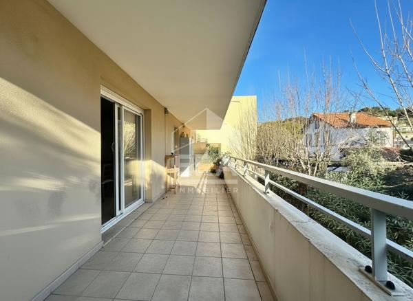 T3 avec extérieur de 23.70 m² + 1 garage et 1 place de parking