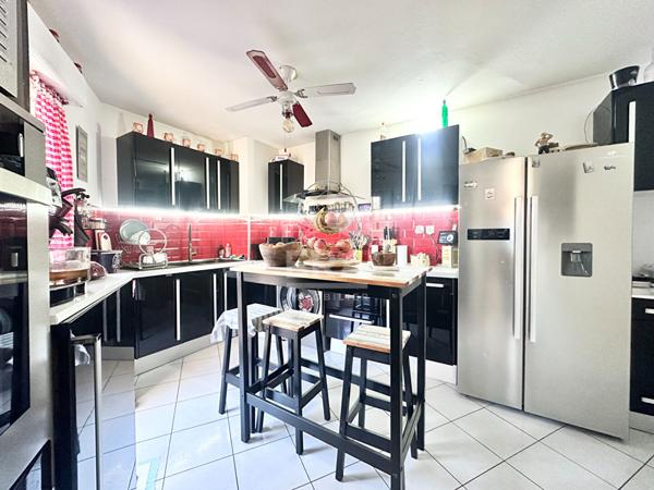 T3 avec extérieur de 23.70 m² + 1 garage et 1 place de parking