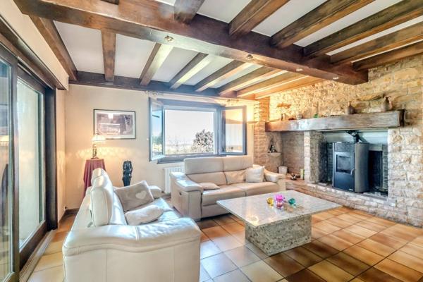 À vendre - Grande maison de caractère sur la commune de Marin, avec vue imprenable sur le lac et les montagnes