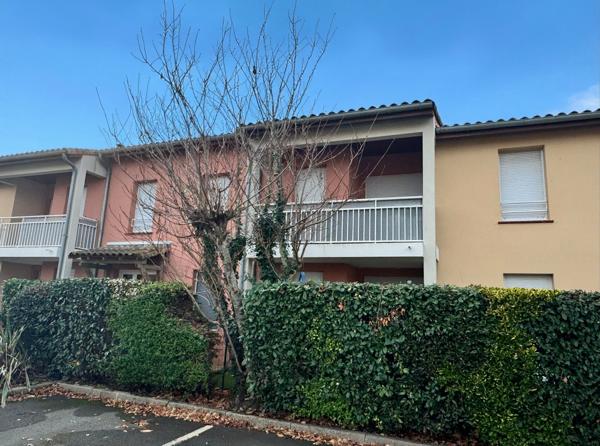 Appartement de type 2 avec parkings