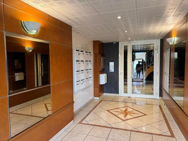 Appartement de type 2 avec parkings