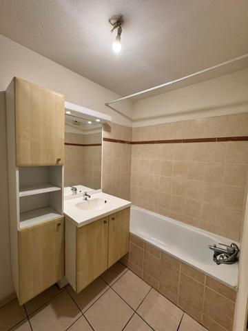 Appartement de type 2 avec parkings