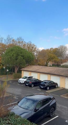 Appartement de type 2 avec parkings