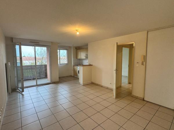 Appartement de type 2 avec parkings