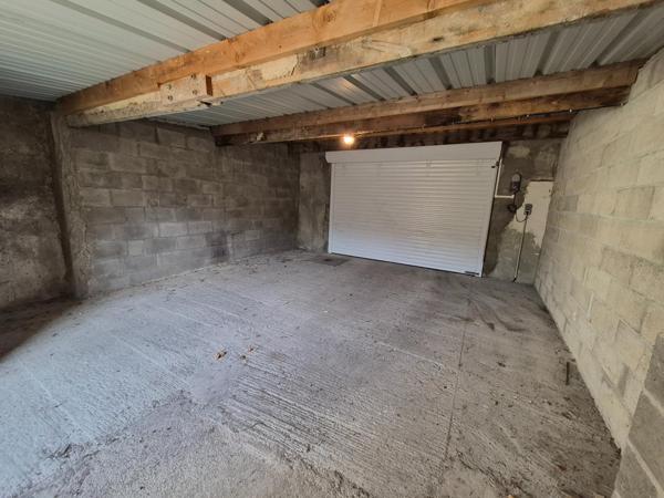 PLAIN PIED  proche commerces-jardin-garage-atelier