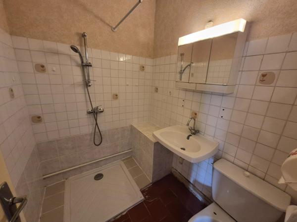 PLAIN PIED  proche commerces-jardin-garage-atelier