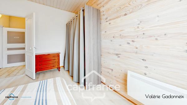 Dpt Vendée (85), à vendre à VIX Maison Charentaise de Caractère, des années 1940, bâtie en pierre, 4 chambres, dépendances, avec loft habitable, cuisine d'été, Trois garages, terrain constructible.