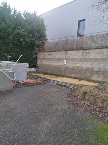 Local commercial de 230 m² avec maison attenante de 115 m²